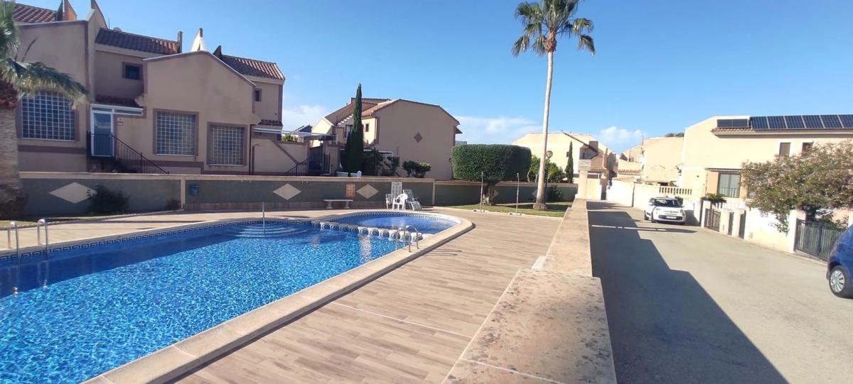 Sale of townhouse in Calle Veleta, 69 , Torrevieja photo 3