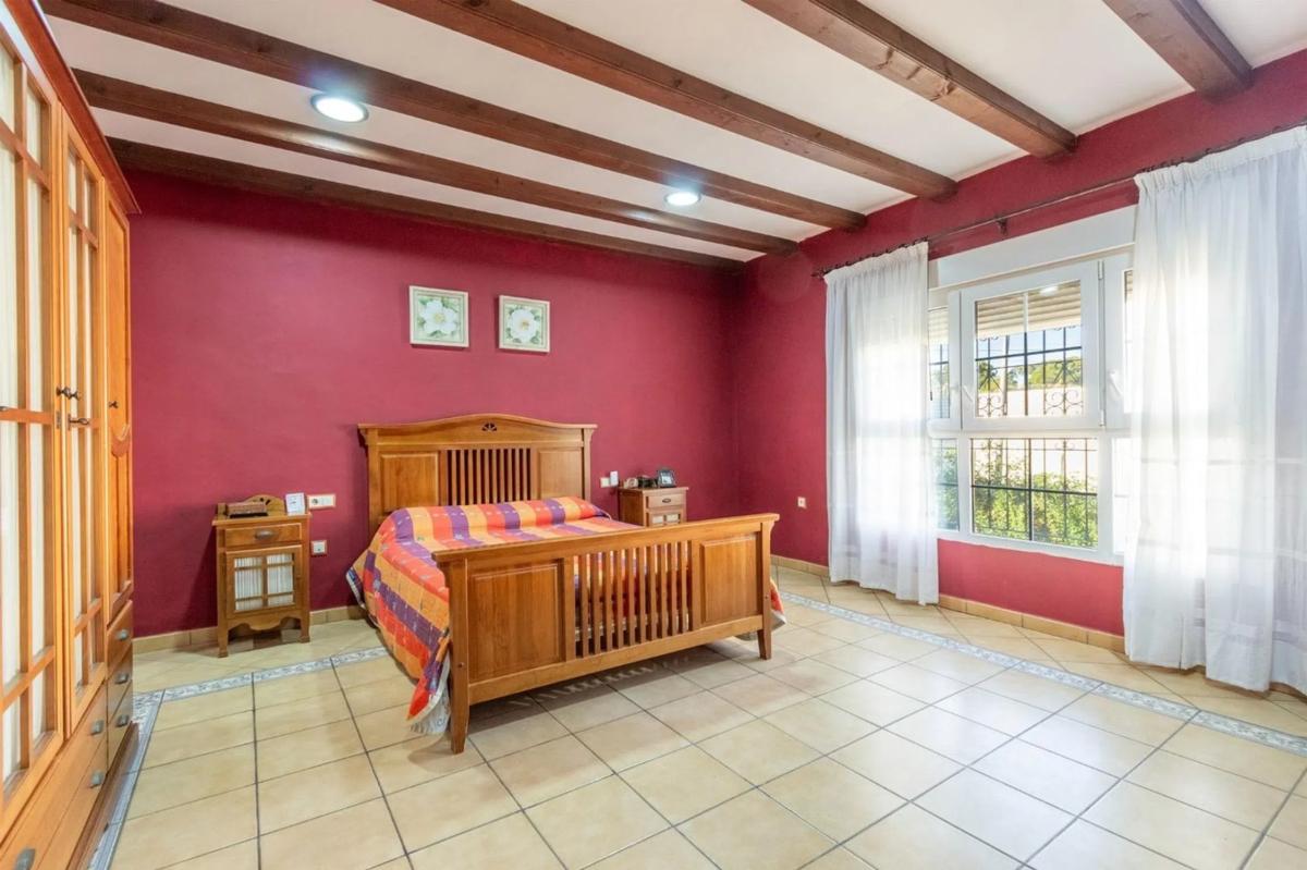 Sale of independent chalet in Calle Zv 54, Torrevieja
photo 5