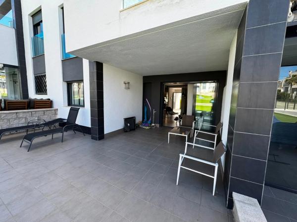 Duplex en venta en Calle Rueda, Torrevieja photo 2