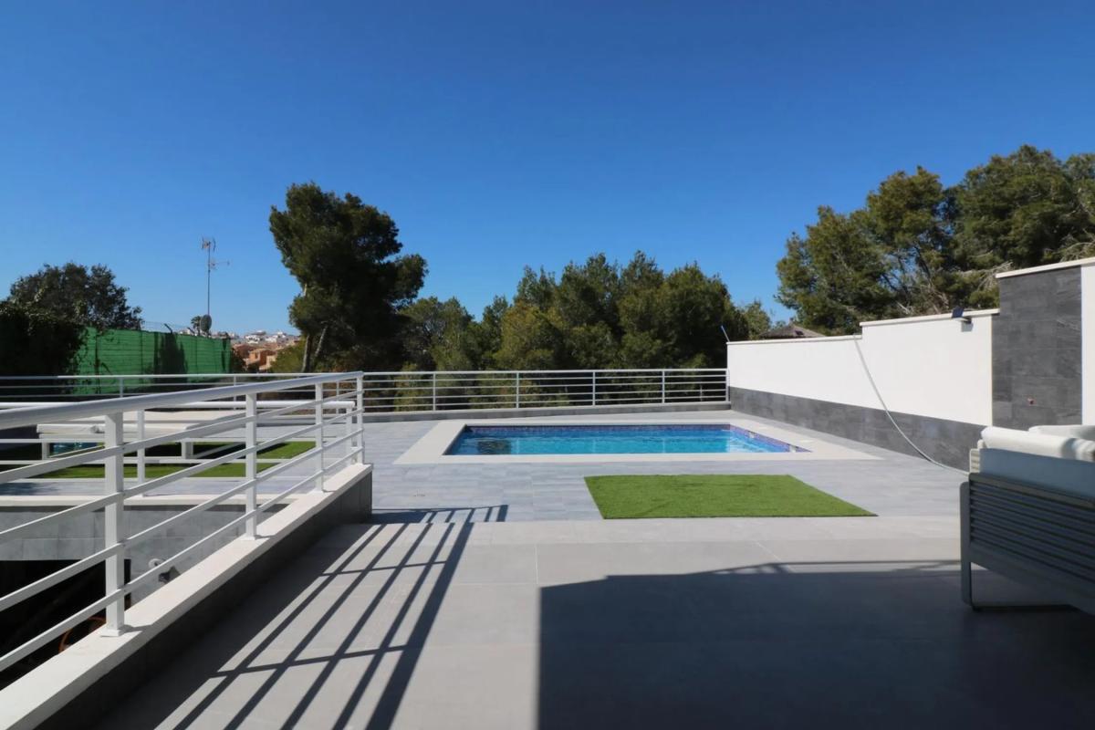 Sprzedaż niezależnego domku jednorodzinnego w Barrio Los Balcones - Los Altos del Edén, Torrevieja photo 4