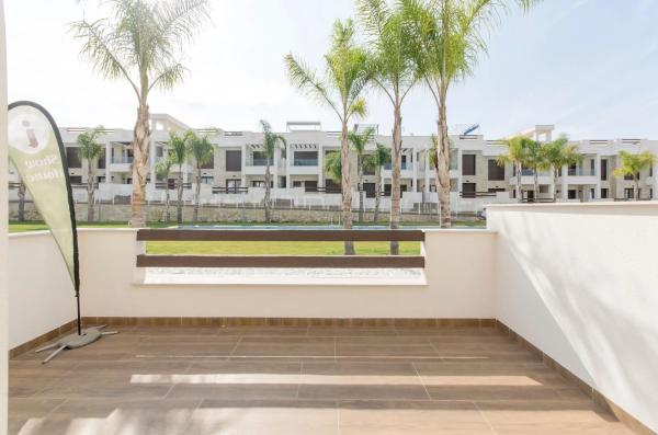 Apartment for sale in  Calle Calpe s/n, Torrevieja photo 1