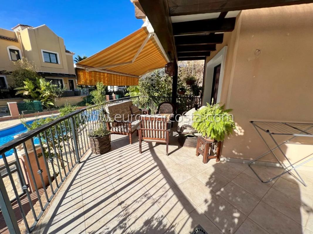 Продажа таунхауса в Calle Laguna Rosa , Торревьеха photo 1