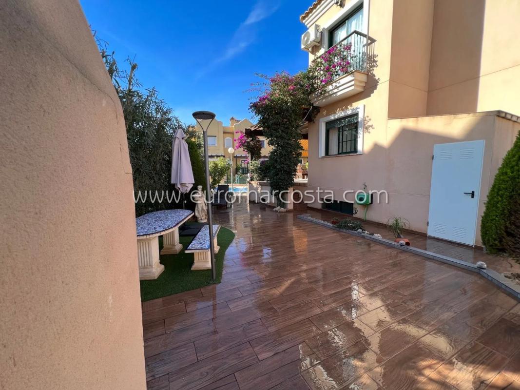 Продажа таунхауса в Calle Laguna Rosa , Торревьеха photo 4
