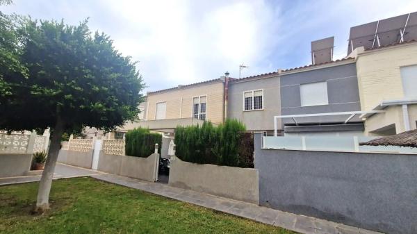Terraced house for sale at  Calle Talía , Torrevieja photo 4
