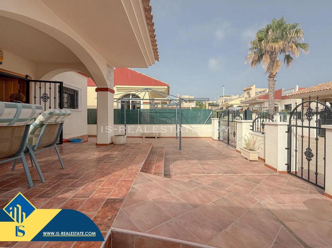 Продажа отдельного шале в Barrio Parque Acuático - Sector 25, Торревьеха photo 4