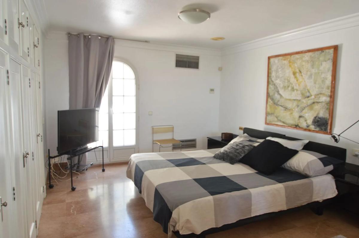Sale of independent chalet in Calle Jorge Manrique, 5, Torrevieja
photo 5