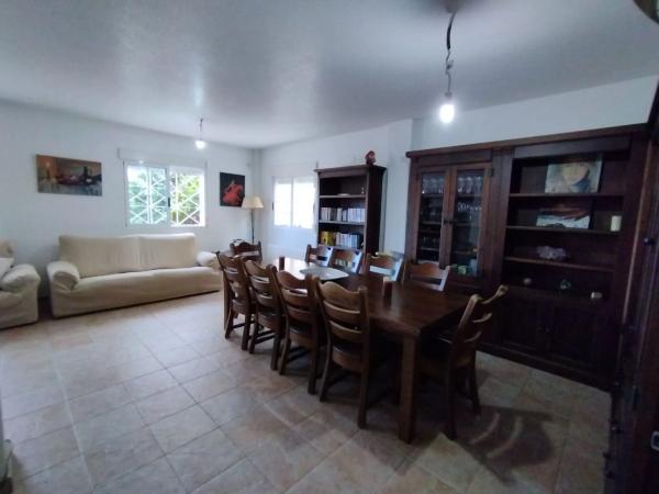 Частный шале на продаже в  Calle de las Lavanderas, 126, Торревьеха photo 1