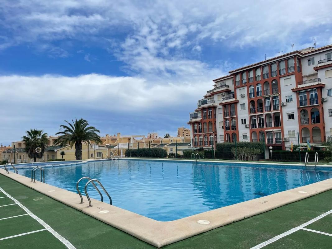Sale of apartment in Calle Helena, Torrevieja
photo 4