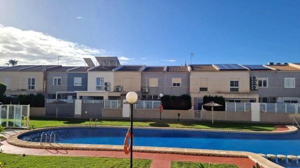 Chalet pareado photo 1