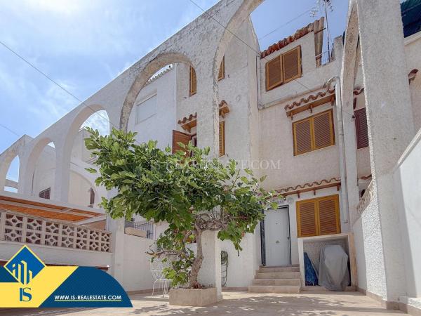 Chalet adosado en venta en Barrio Nueva Torrevieja , Torrevieja photo 1