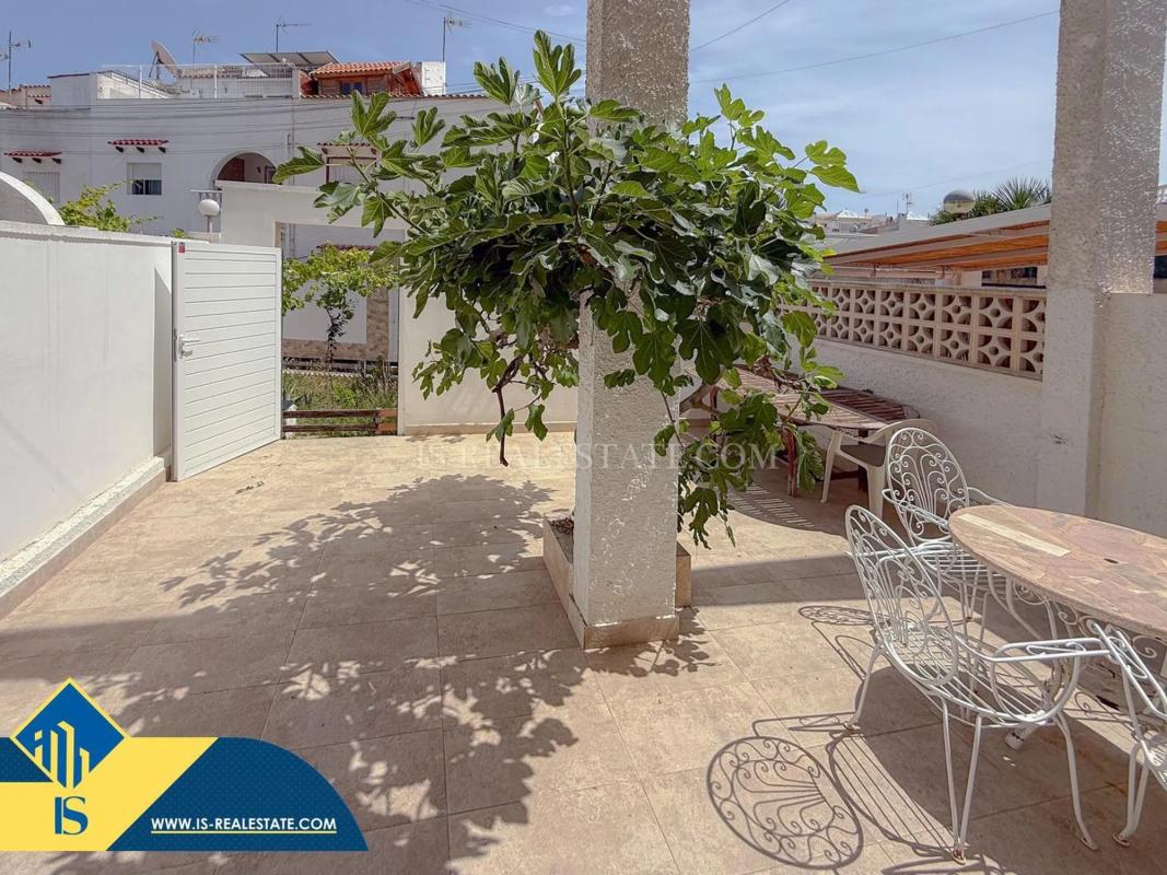 Sale of townhouse in Barrio Nueva Torrevieja , Torrevieja photo 2