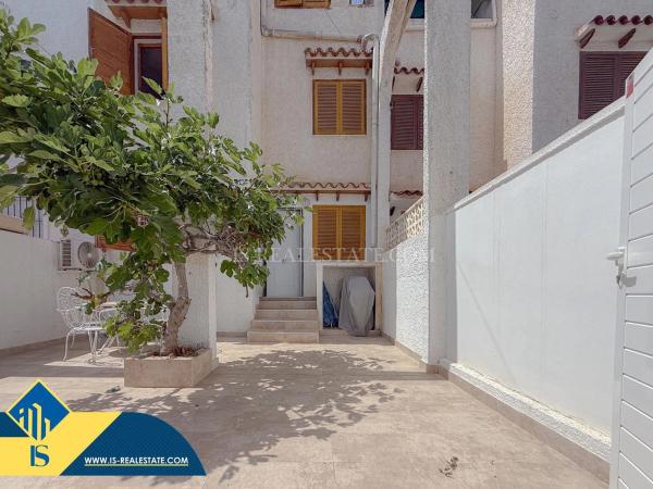 Chalet adosado en venta en Barrio Nueva Torrevieja , Torrevieja thumbnail 2