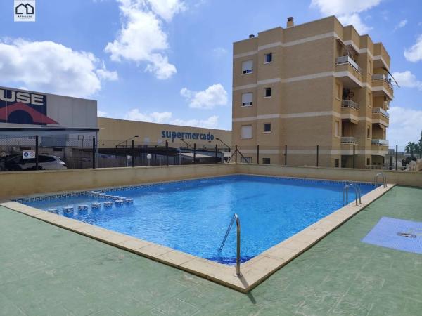Mieszkanie na sprzedaż w Calle Maite Pagazaurtundua Ruiz, Torrevieja photo 1