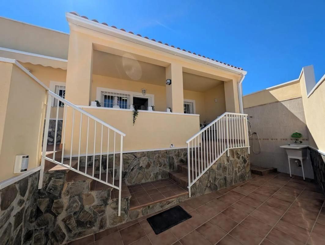 Sale of townhouse in Calle Minerva, 69 , Torrevieja photo 4