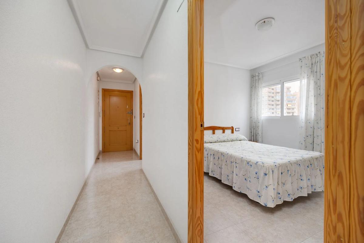 Sprzedaż mieszkania w Calle Ramon Freixa, 3, Torrevieja
photo 1