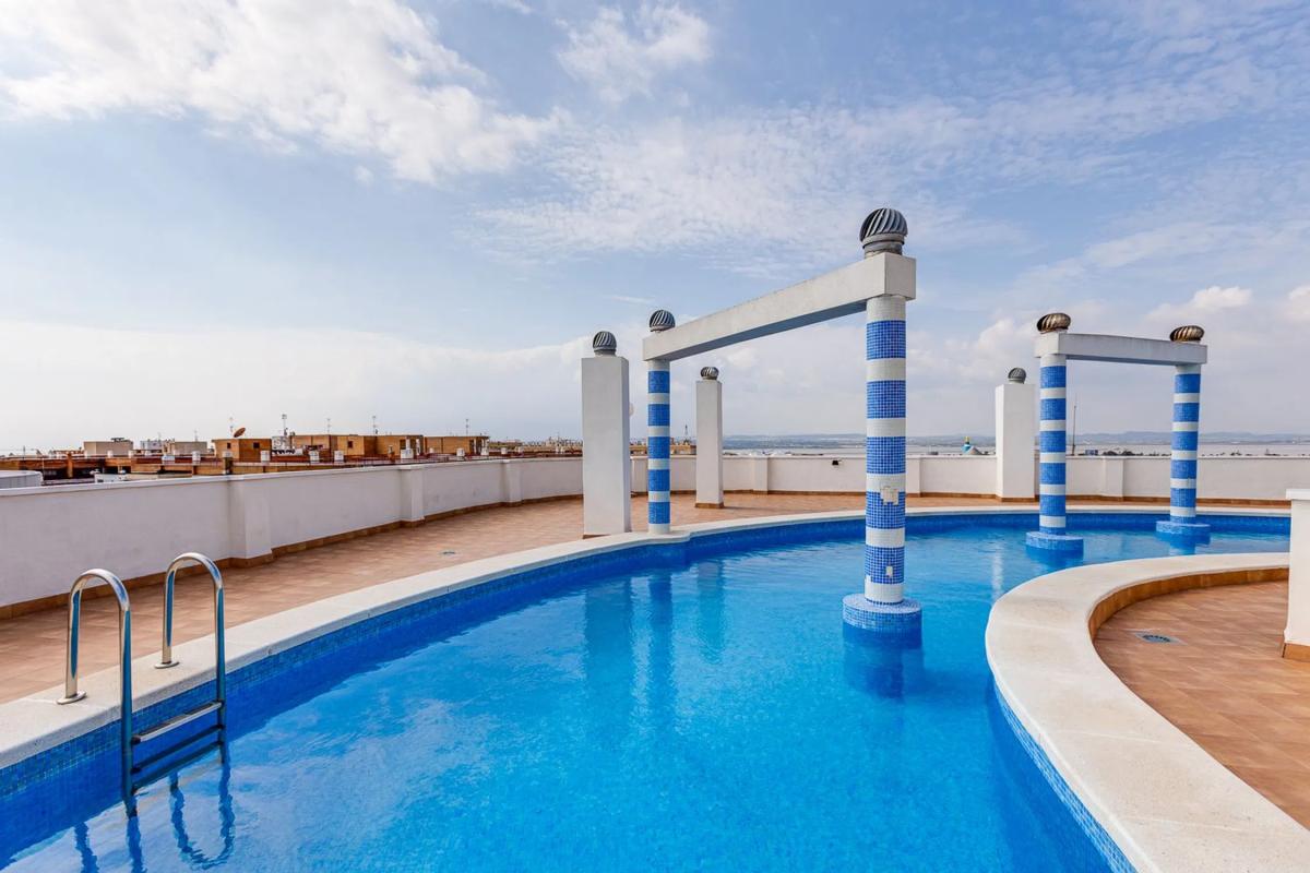 Sprzedaż mieszkania w CL CARITAS, 2, Torrevieja
 photo 2