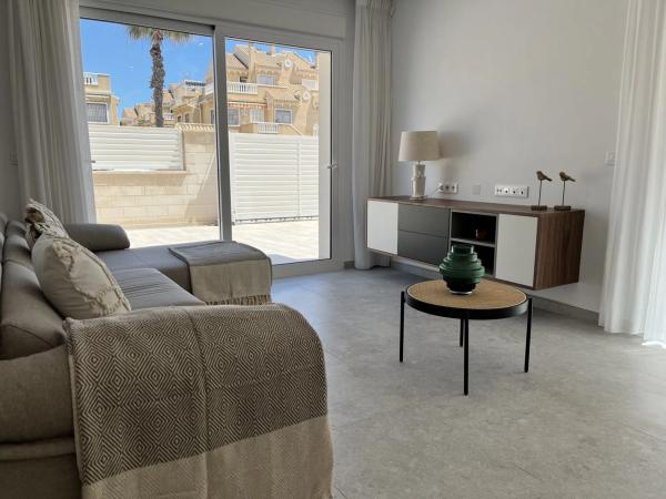 Mieszkanie na sprzedaż w  Calle Argolidas, Torrevieja photo 3