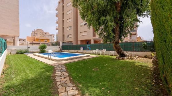 Mieszkanie na sprzedaż w Barrio Nueva Torrevieja, Torrevieja photo 1