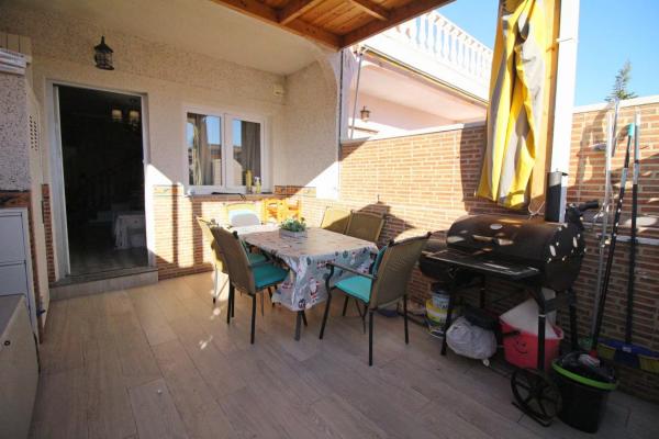 Chalet pareado en calle Dorotea s/n photo 3