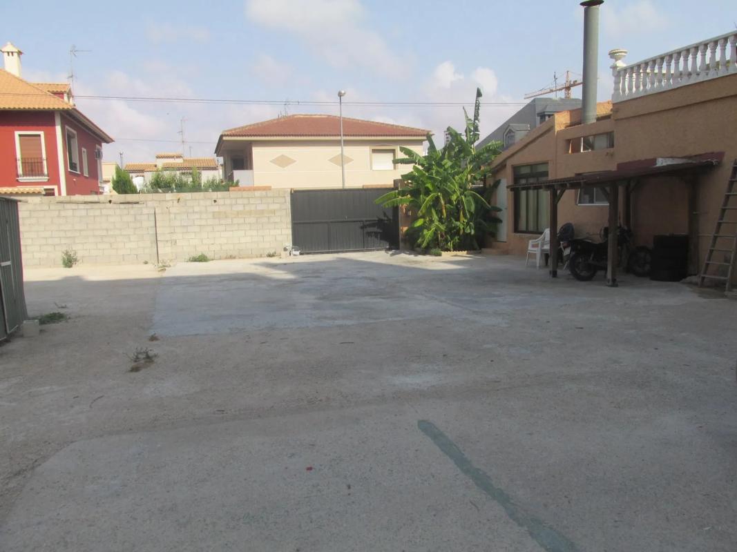 Venta de chalet independiente en Calle Marcelina, 18, Torrevieja
photo 2