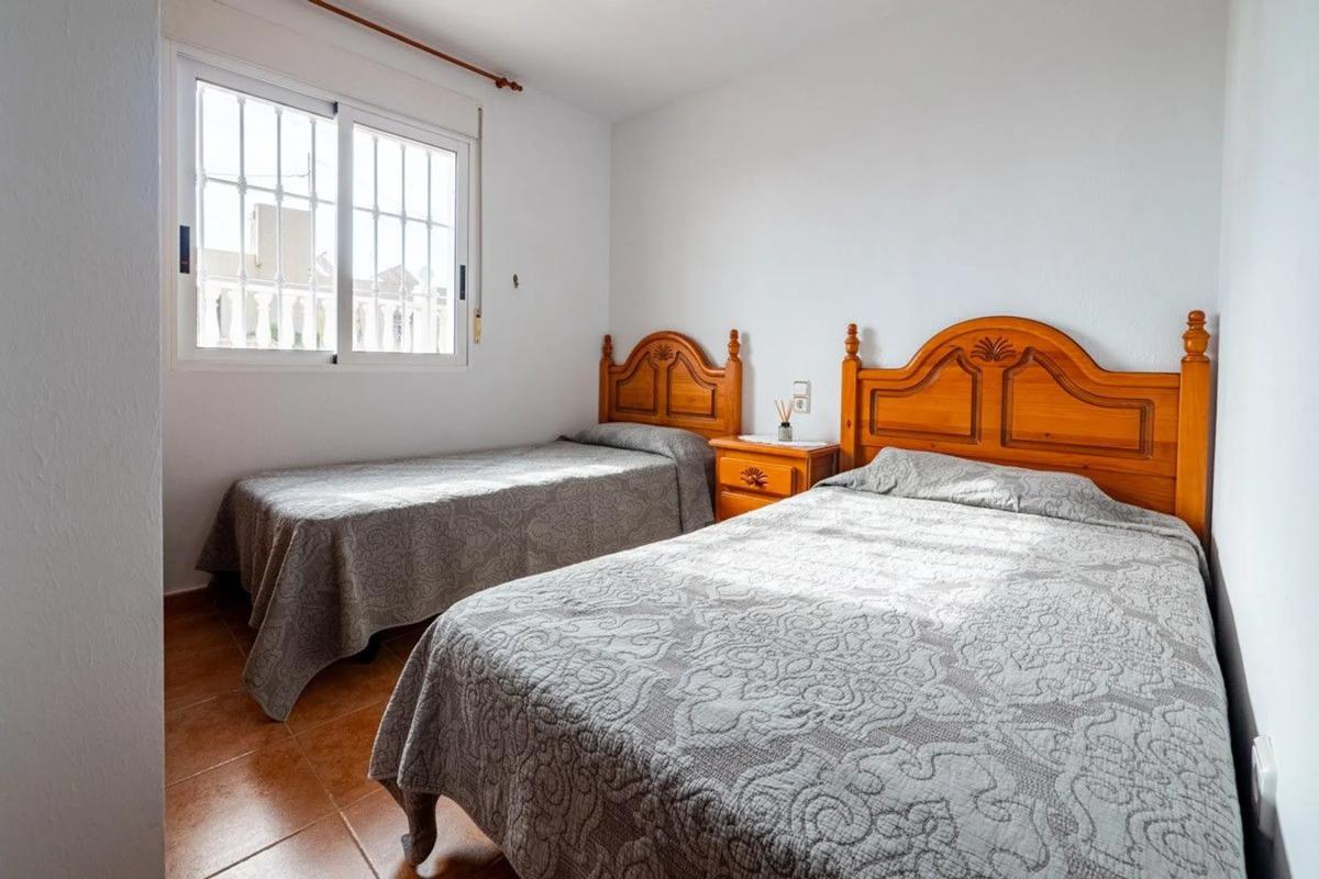 Venta de chalet independiente en Barrio Miramar - Torre del Moro, Torrevieja
photo 4
