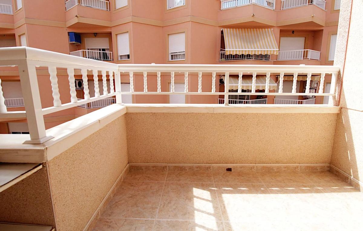Venta de piso en Calle Helsinki, Torrevieja
photo 3