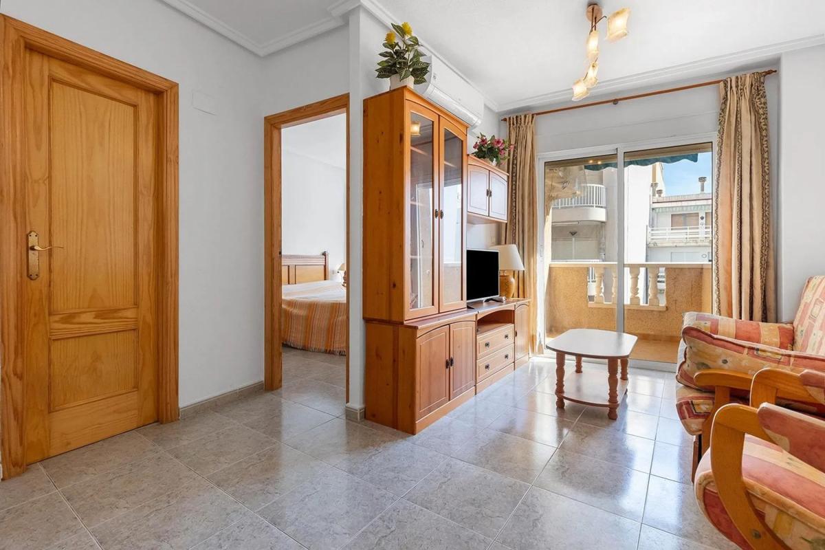 Venta de piso en Calle Mar Baltico, 7, Torrevieja
 photo 2
