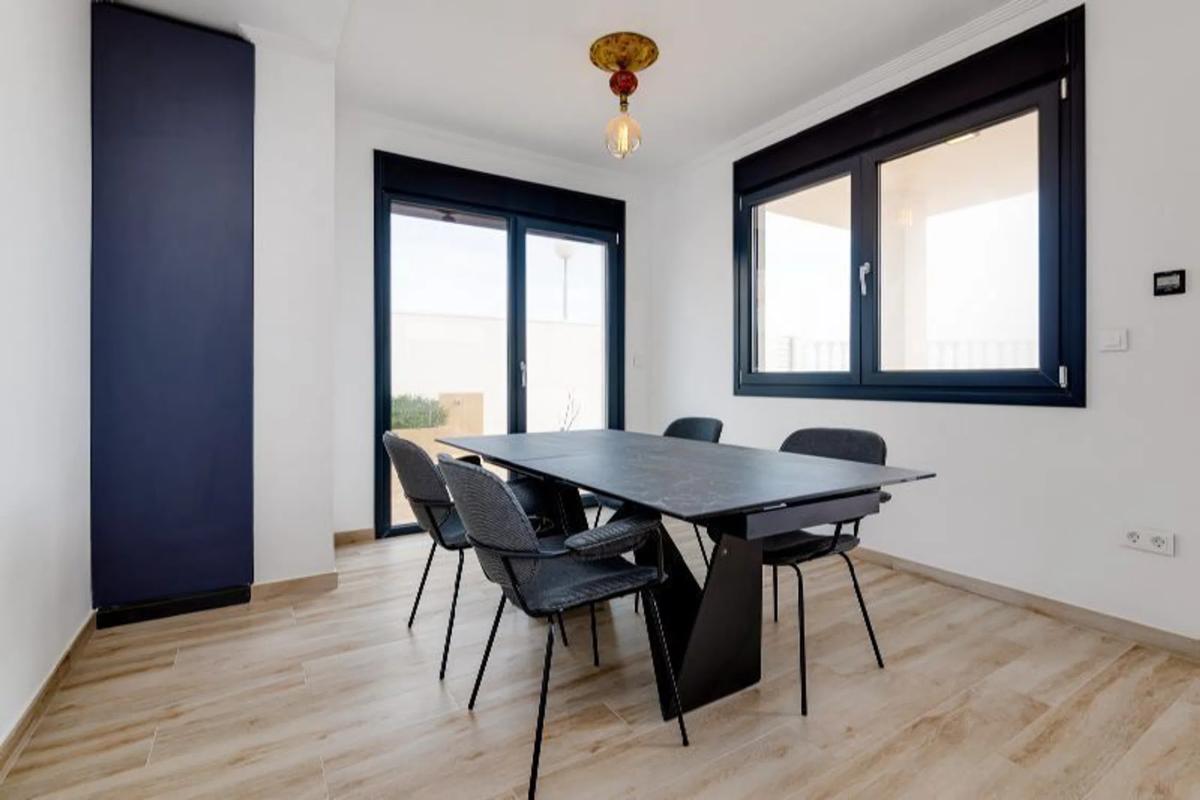 Sale of independent chalet in Barrio Miramar - Torre del Moro, Torrevieja
photo 5