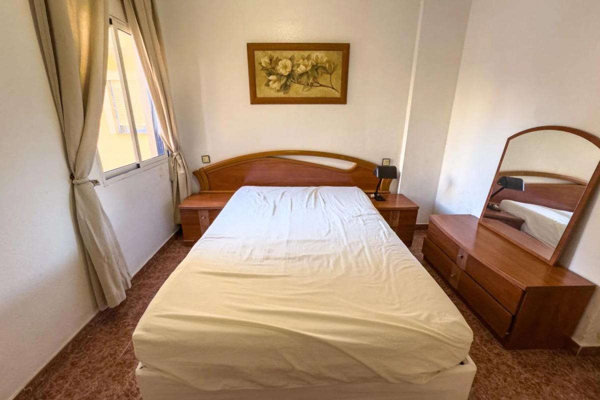 Venta de piso en Calle Moriones, Torrevieja
photo 2