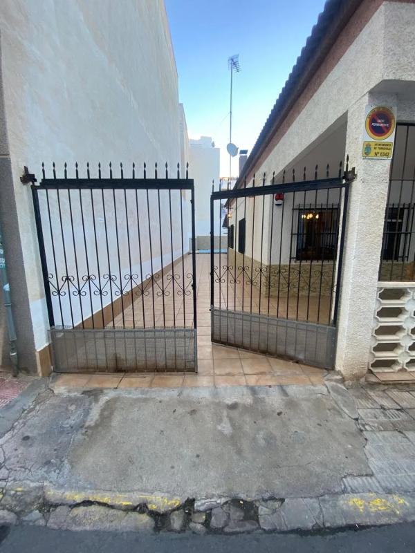 Venta de chalet independiente en Calle los Gases, Torrevieja
photo 4