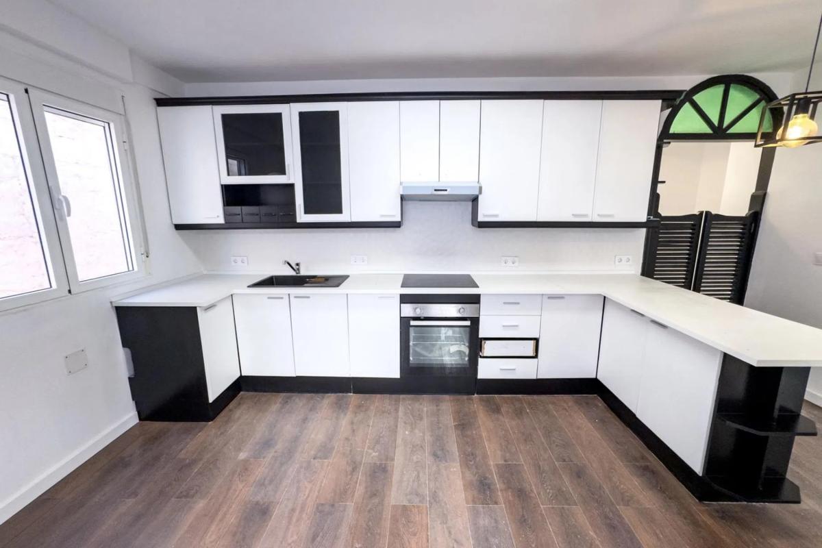 Sale of apartment in Calle de Pedro Lorca, Torrevieja
photo 1