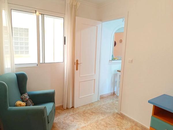 Mieszkanie na sprzedaż w Calle María Gil Vallejos, Torrevieja photo 1