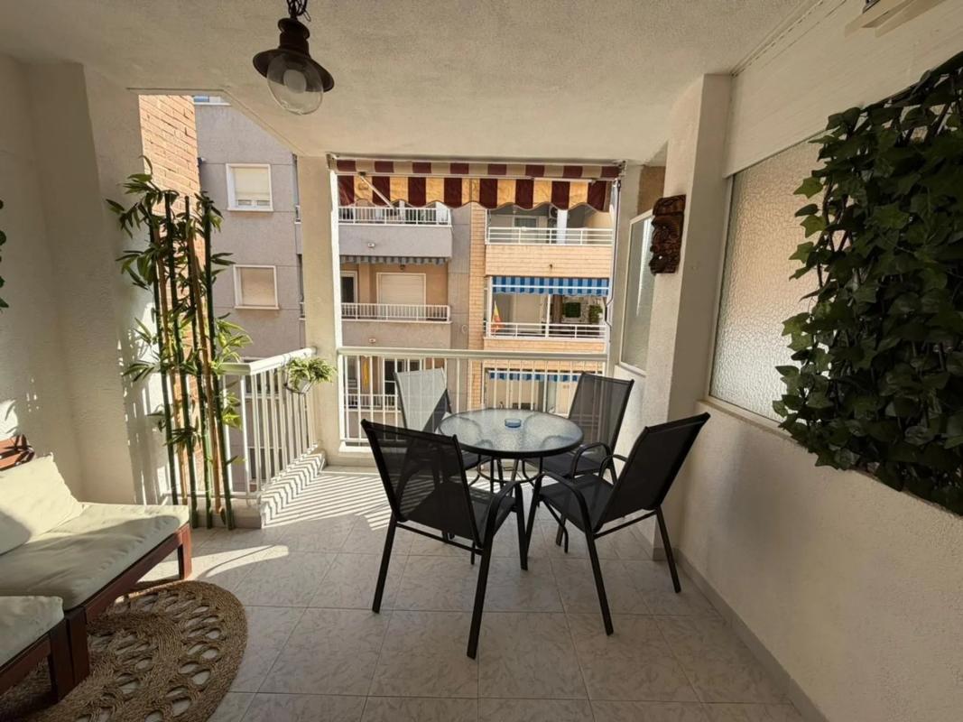 Sprzedaż mieszkania w Calle Virgen de la Paloma, Torrevieja
photo 3