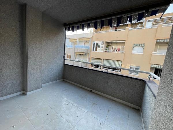 Mieszkanie na sprzedaż w Calle la Loma, Torrevieja photo 1