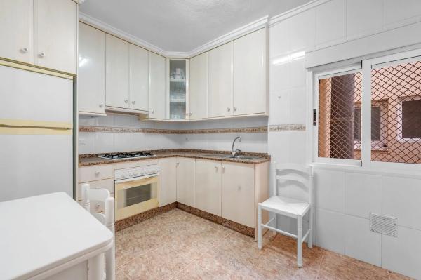 Sprzedaż mieszkania w Avenida de los Marineros, 7, Torrevieja
 photo 2