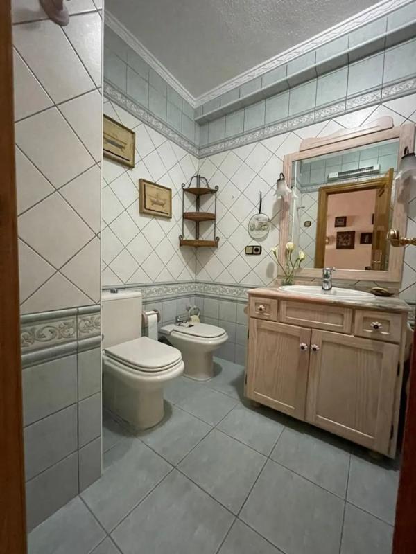 Venta de piso en Barrio Las Piscinas Naturales, Torrevieja
photo 2