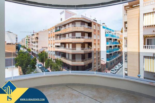 Mieszkanie na sprzedaż w Barrio Las Piscinas Naturales, Torrevieja thumbnail 2