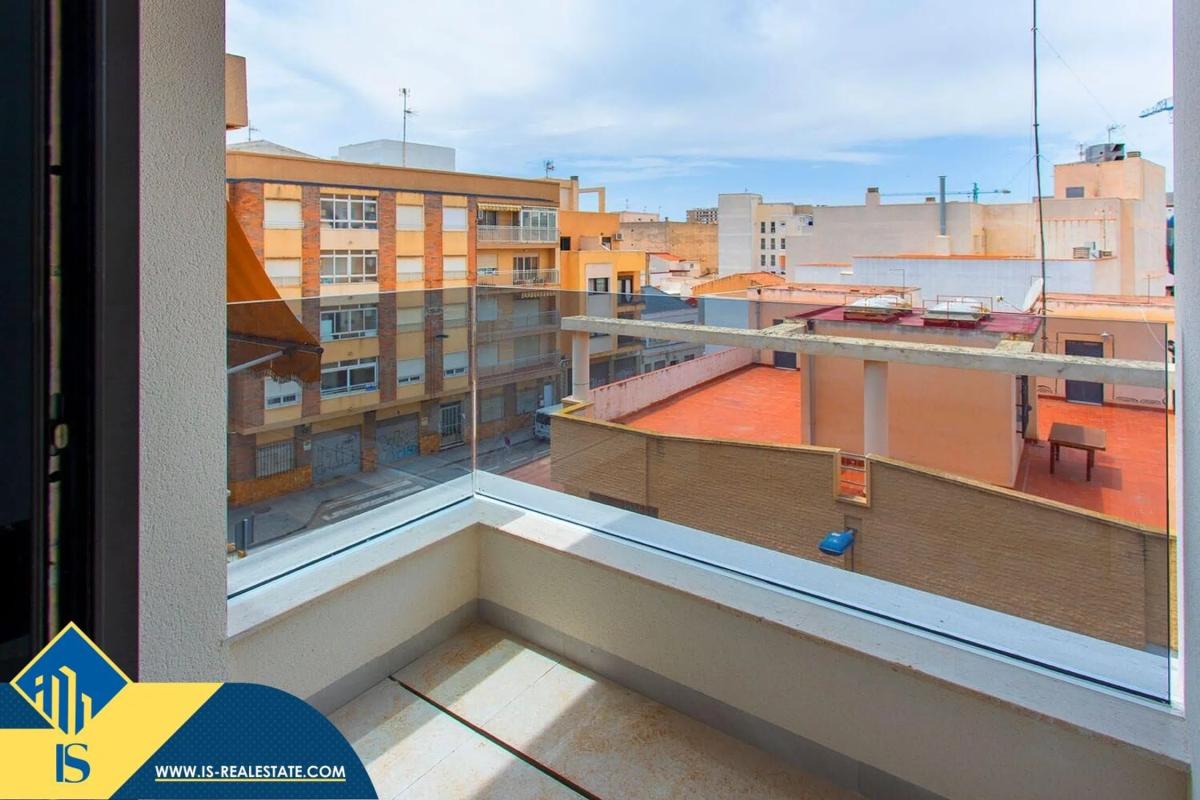 Продажа квартиры на Barrio Las Piscinas Naturales, Торревьеха
photo 4