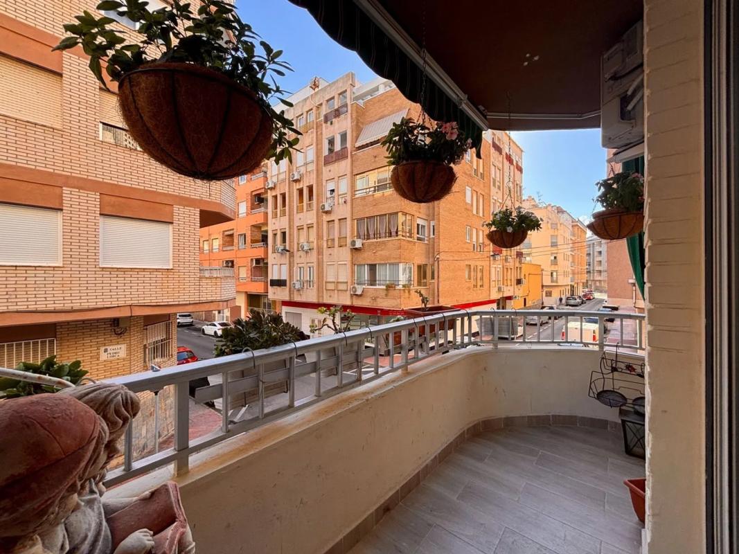 Sale of apartment in Calle Bergantin, Torrevieja
photo 3