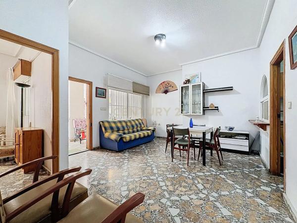 Mieszkanie na sprzedaż w  Calle San Pascual, 220, Torrevieja photo 2