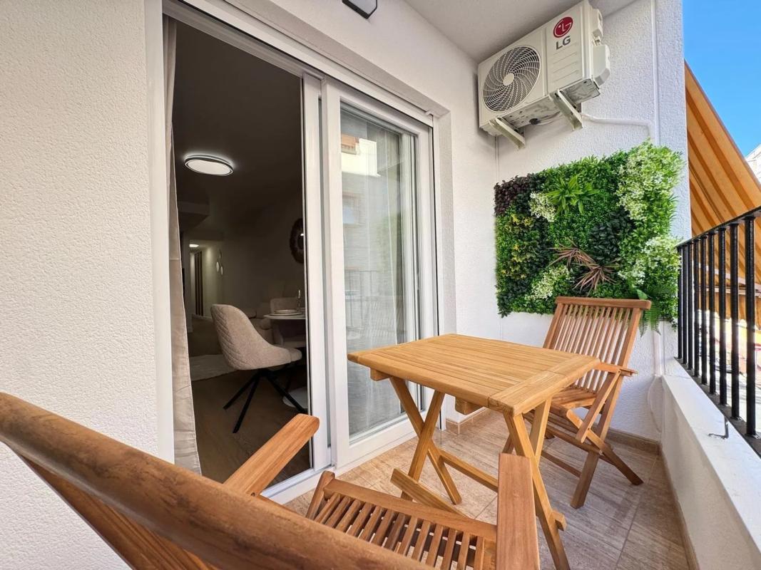 Venta de piso en Calle los Gases, 14, Torrevieja
photo 1