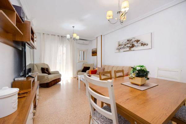 Piso en venta en Calle Vicente Blasco Ibáñez, 123, Torrevieja
thumbnail 1
