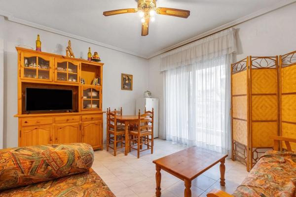 Piso en venta en Calle Fragata, 17, Torrevieja
photo 1