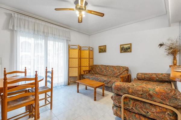 Piso en venta en Calle Fragata, 17, Torrevieja
thumbnail 1