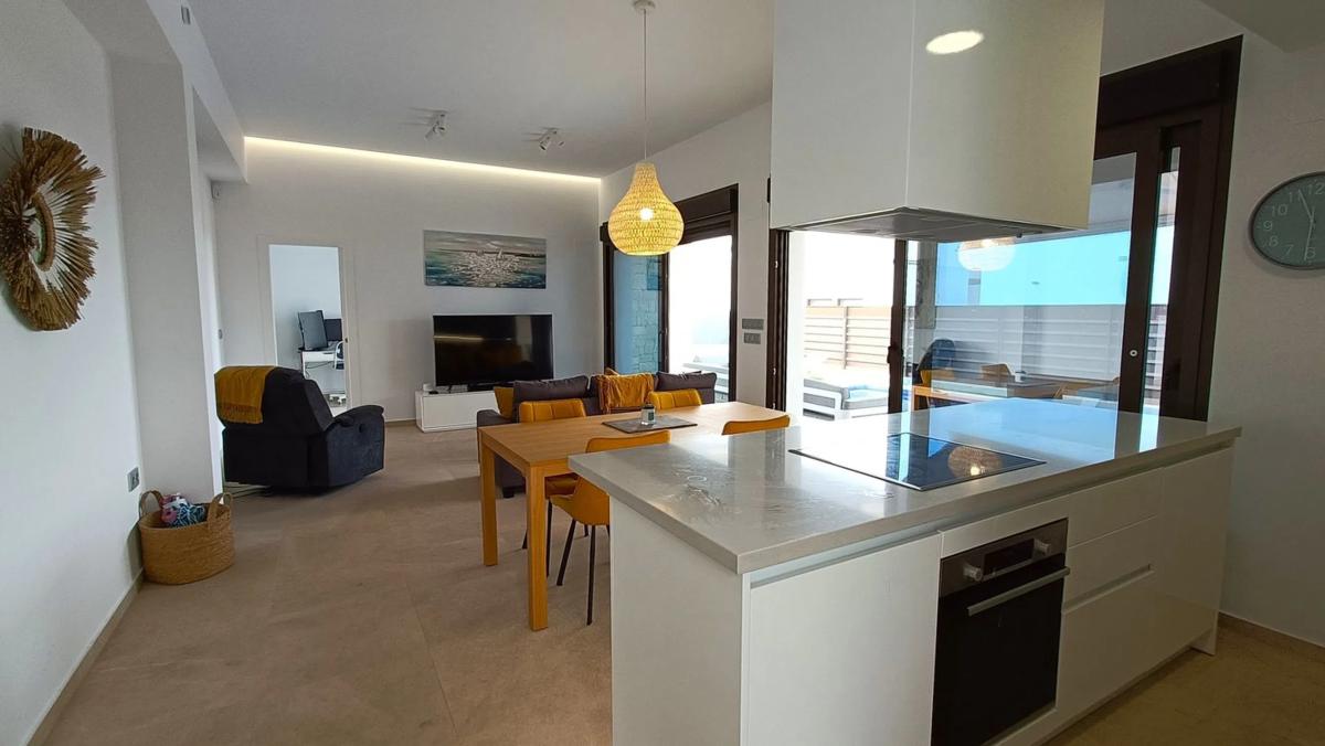 Sale of independent chalet in Desamparados-Hurchillo-Torremendo, Orihuela
photo 1