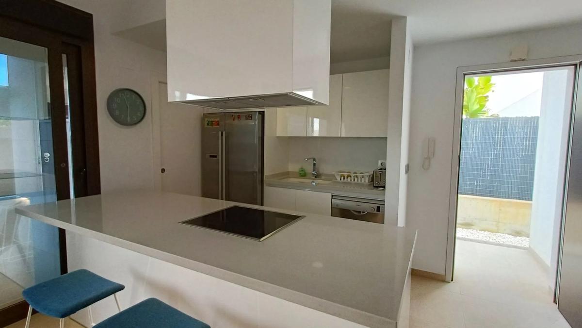 Sale of independent chalet in Desamparados-Hurchillo-Torremendo, Orihuela
photo 4