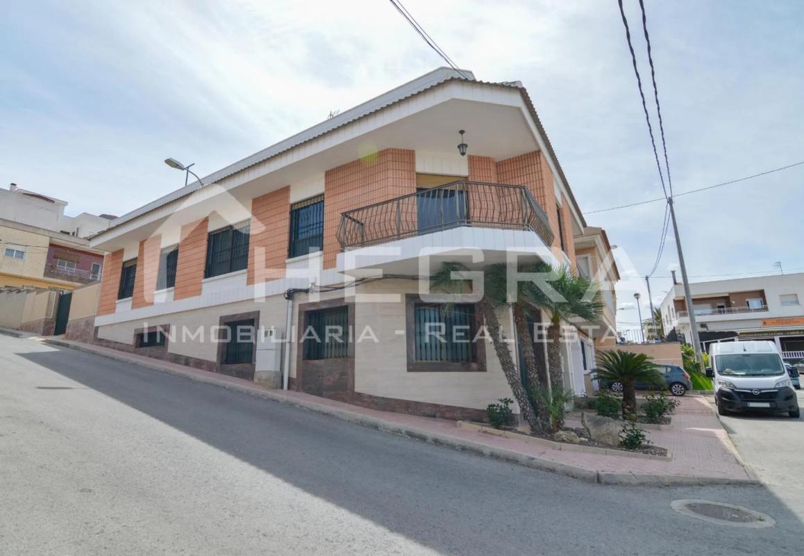 Sale of independent chalet in Calle Carmen, 38, Orihuela
photo 4