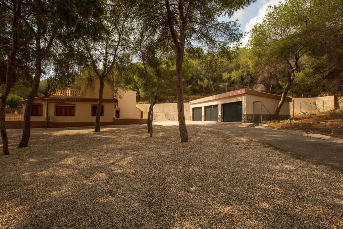 Sale of independent chalet in Desamparados-Hurchillo-Torremendo, Orihuela
photo 2