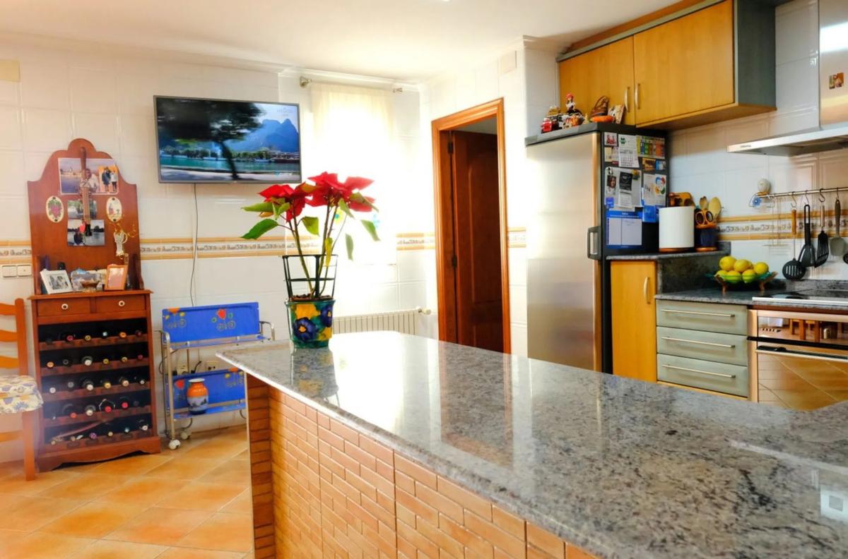 Продажа отдельного шале в  Desamparados-Hurchillo-Torremendo, Ориуэла photo 4