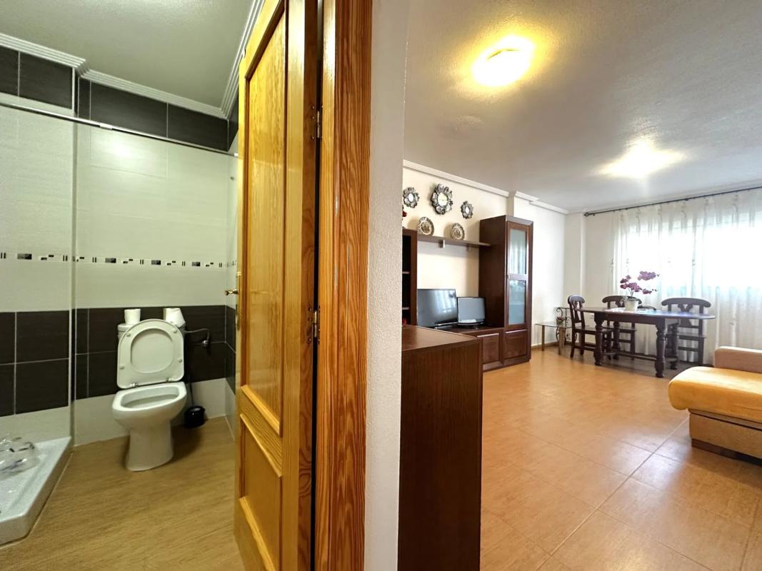 Venta de chalet adosado en CL 8 DE DICIEMBRE , Orihuela photo 4